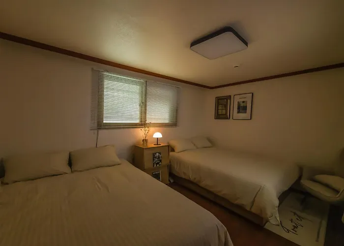 Open Deal! Line 2 And 7 Station Area, Seongsu, Forest, River, Airport Bus 2min